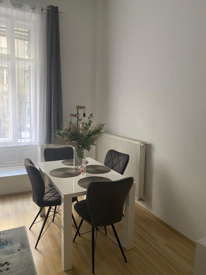Blue Danube Apartment Downtown With Free Parking Budapeste Exterior foto